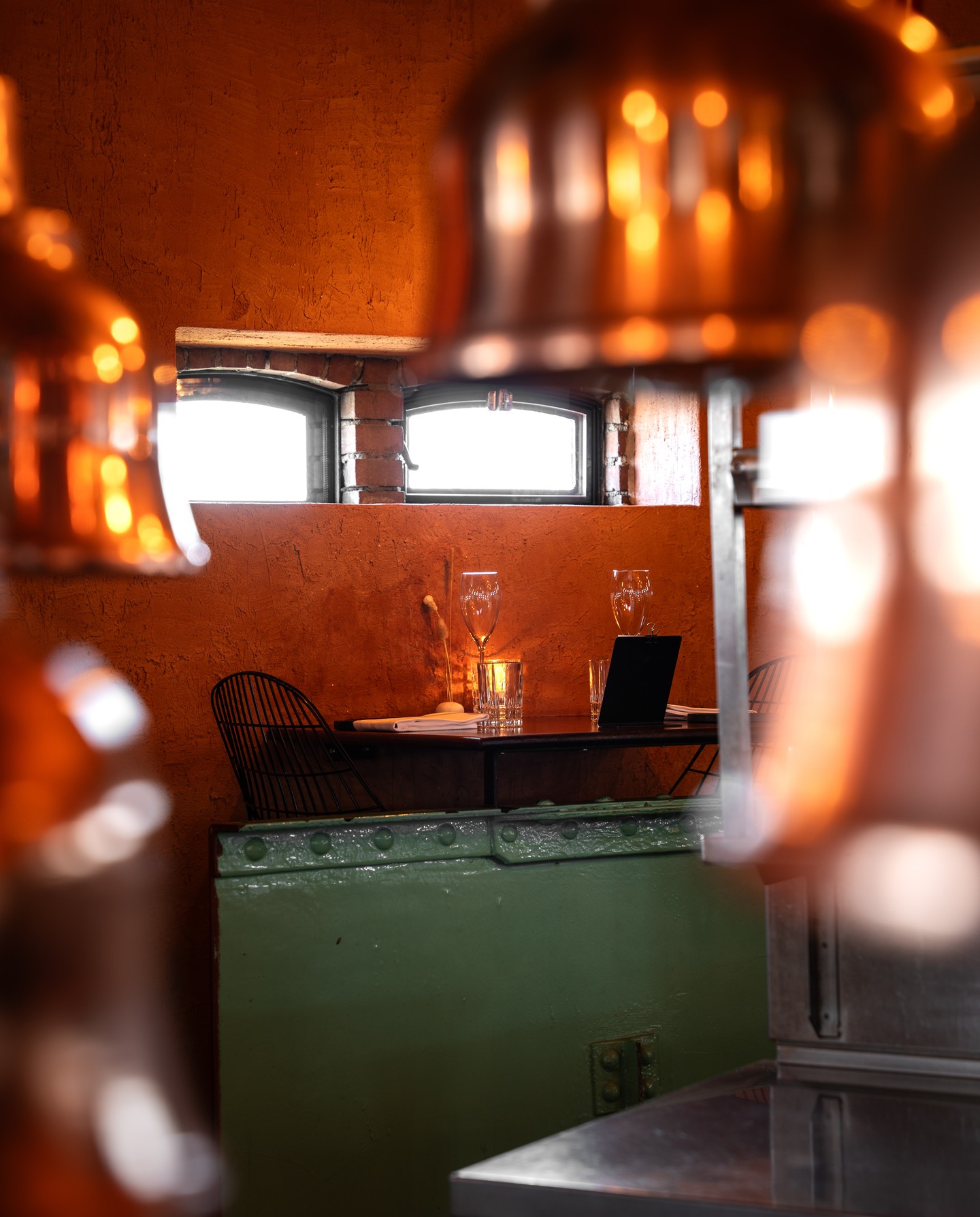 Ontdek de unieke nisjes en geniet van een adembenemend uitzicht vanuit de nok van de originele watertoren! 🧡