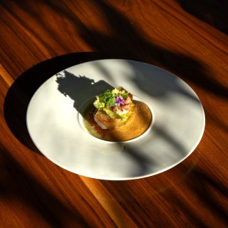 Rode mul op desem.
La Ratte, Hollandse garnaal, bisque.
Een van de favorieten in ons 6-gangen menu ✨