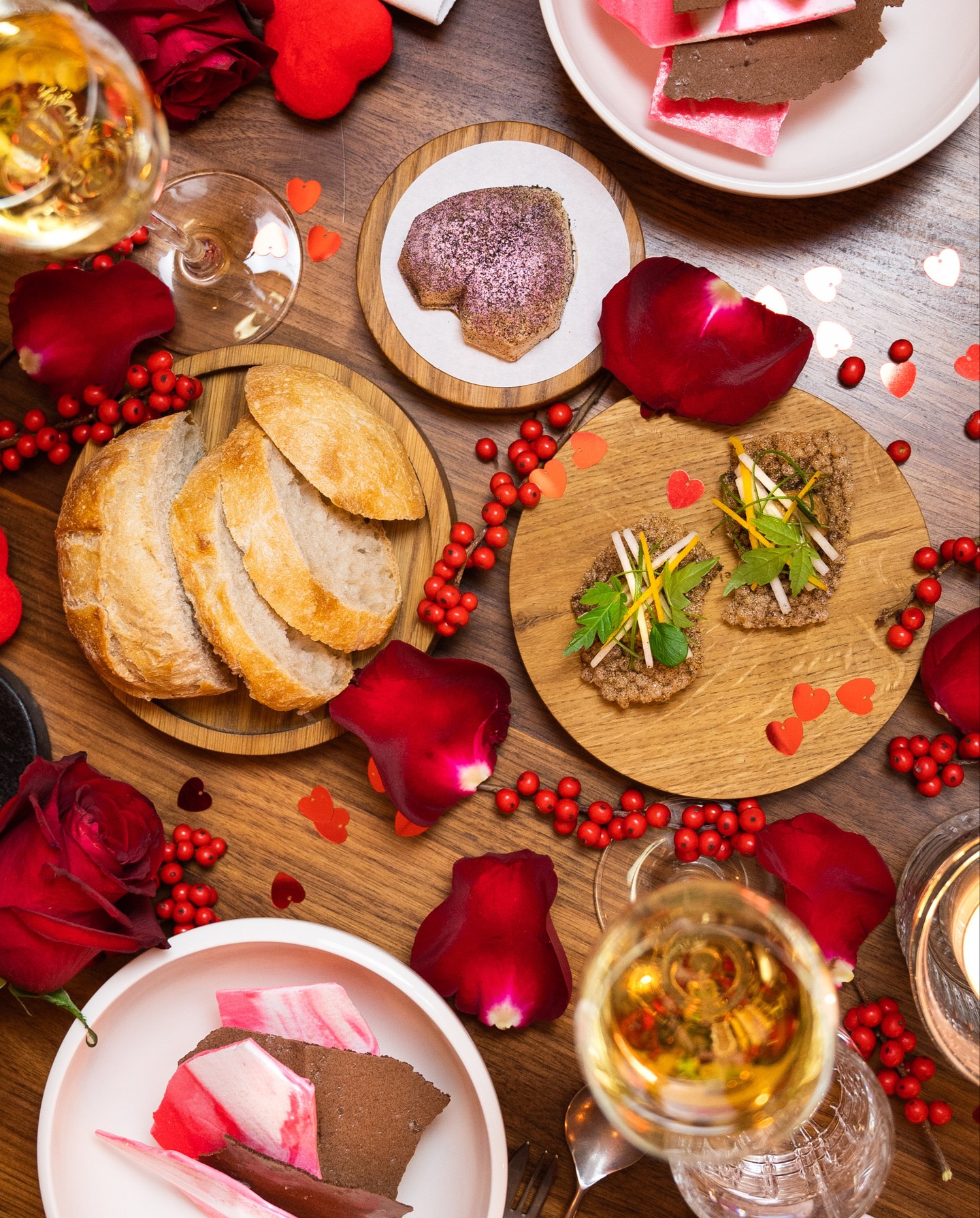 Op 14 februari serveren wij een speciaal Watertorenmenu van de chef and it’s all about the love ❤️
Kies uit een 5- of 6-gangen diner, inclusief 2 amuses en (alcoholvrije) rosé bubbels. Reserveren kan vanaf nu!