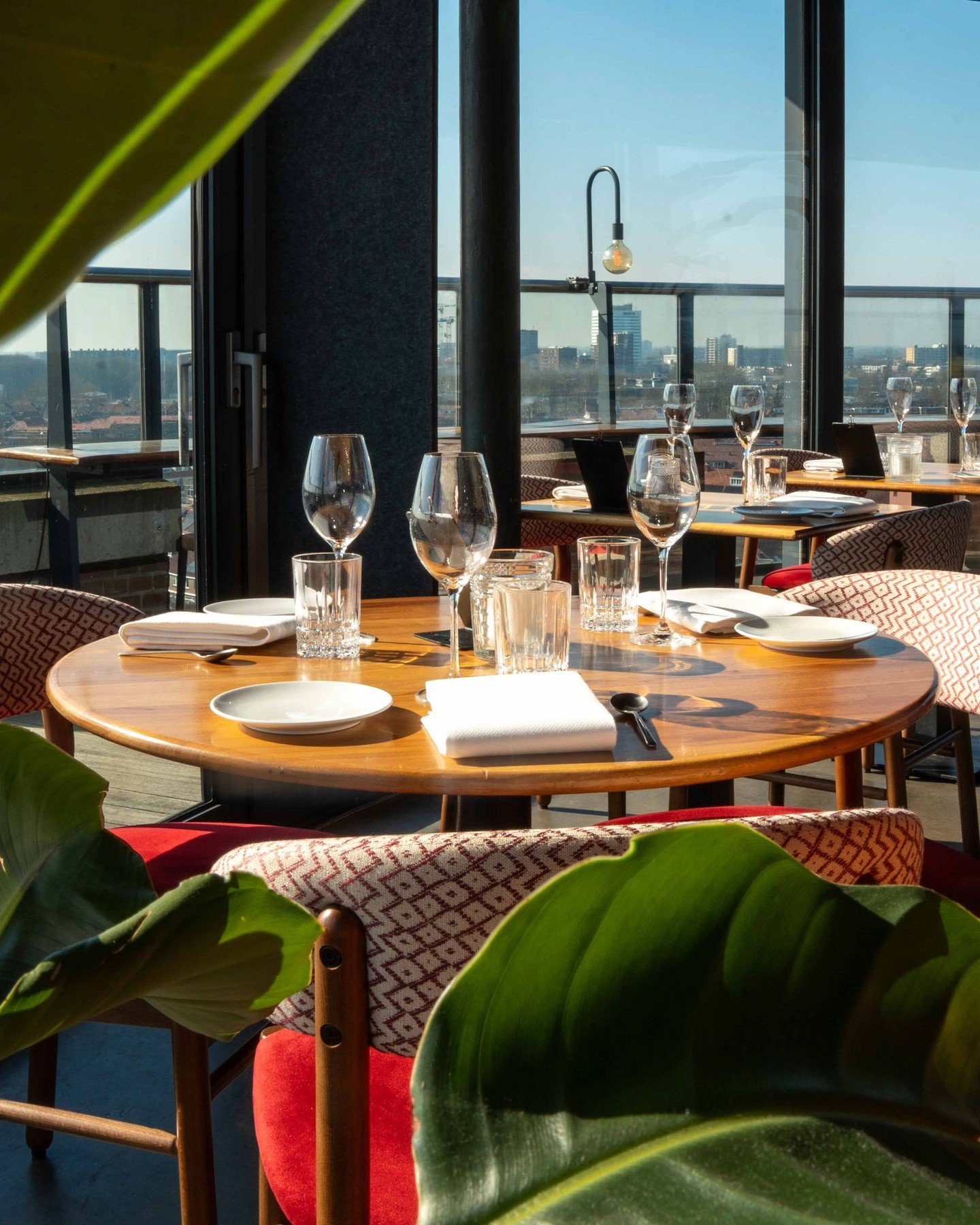 Kom genieten van de smaken van het seizoen bij Restaurant De Watertoren 🌱

Lunch – vrijdag t/m zondag | 12:00 – 15:30 uur
Diner – maandag t/m zondag | 17:30 – 00:00 uur

Ga voor het Watertorenmenu en laat je verrassen. Lievere keuze? Á la carte kan ook. Wij koken, jij geniet. 😉