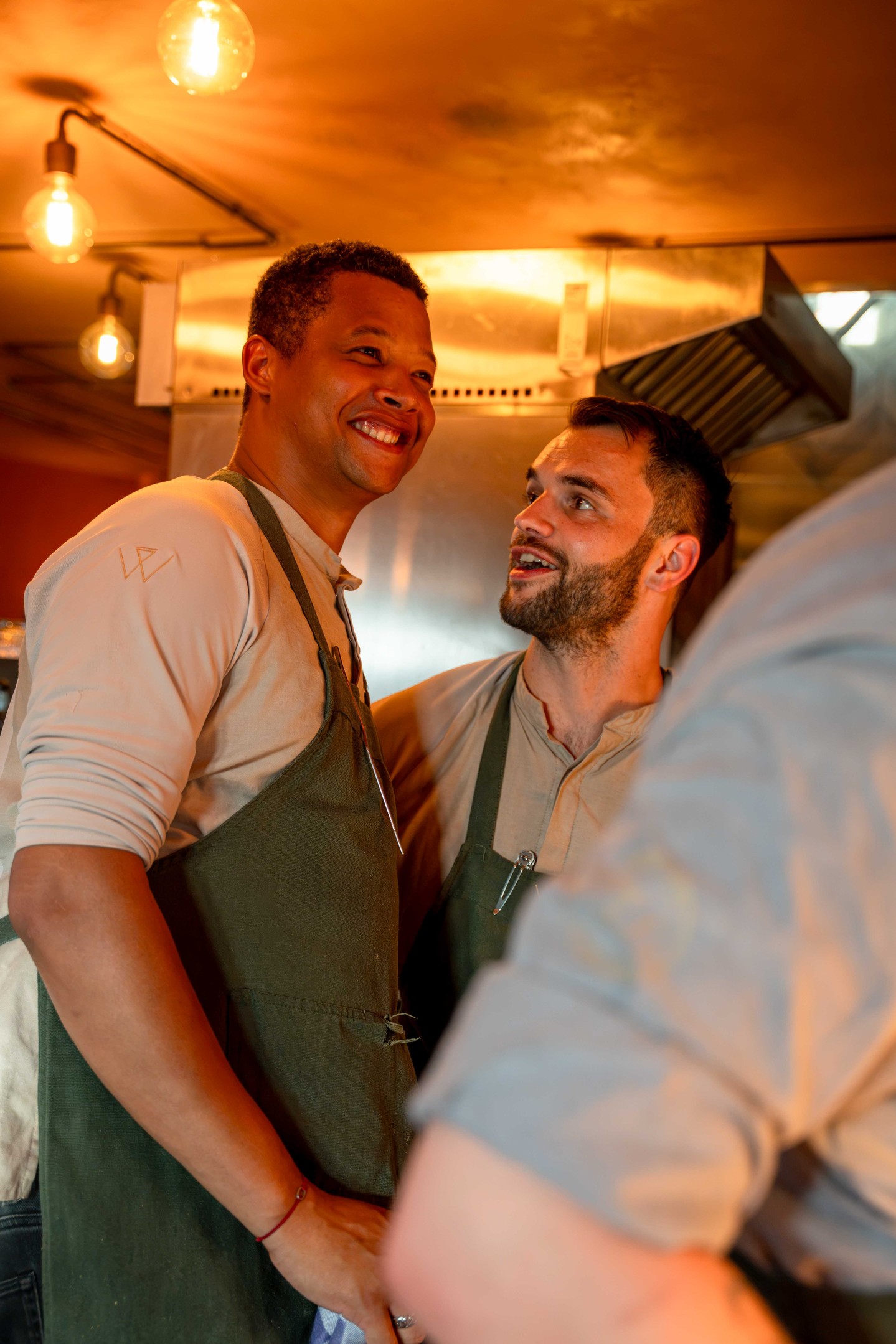 Join our team!
Wij zoeken collega's in de keuken (full time). Lijkt het je leuk om in een open keuken te werken? Stuur dan een mailtje naar info@watertorenutrecht.nl 🧡