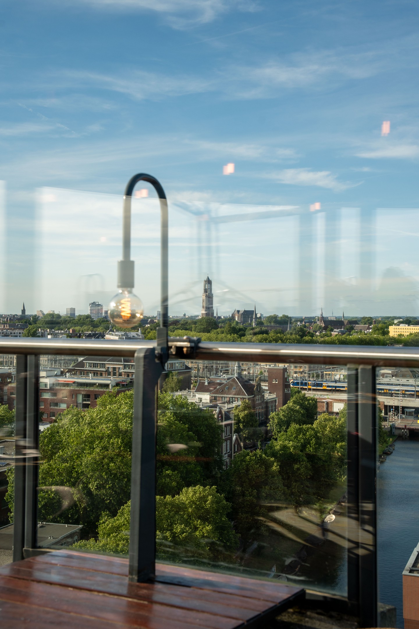 Uitzicht vanaf de 10e, met de Domtoren als vertrouwd decor.