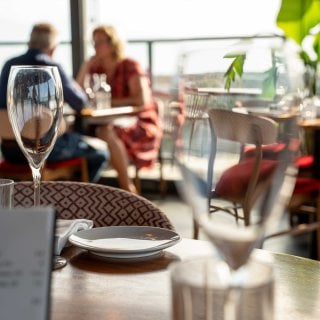 Hoe laat en met wie schuif je aan? ☀️🥂